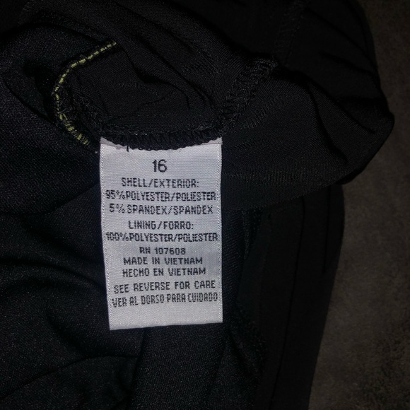 Dress - Picture 3 of 3